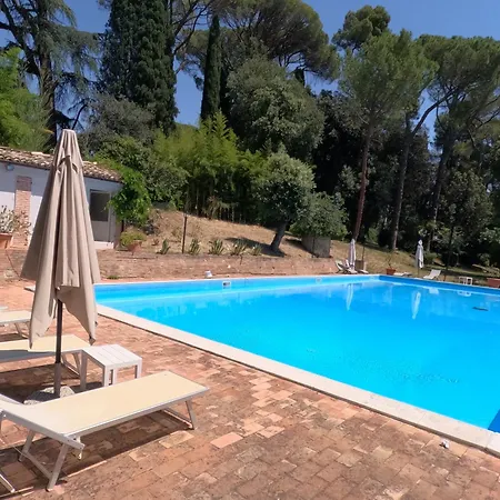 Luzi, Casa Del Fattore, Piscina, Parcheggio E Giardino Πανσιόν 3*