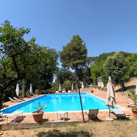 Πανσιόν Luzi, Casa Del Fattore, Piscina, Parcheggio E Giardino