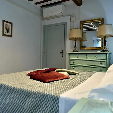 Luzi, Casa Del Fattore, Piscina, Parcheggio E Giardino