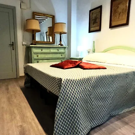 Πανσιόν Luzi, Casa Del Fattore, Piscina, Parcheggio E Giardino