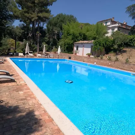 Luzi, Casa Del Fattore, Piscina, Parcheggio E Giardino