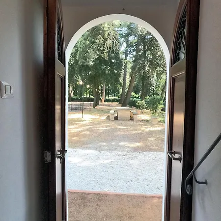 Luzi, Casa Del Fattore, Piscina, Parcheggio E Giardino 게스트하우스 3*