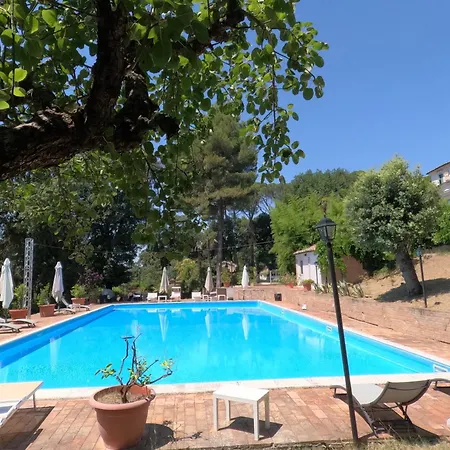 Luzi, Casa Del Fattore, Piscina, Parcheggio E Giardino Πανσιόν 3*