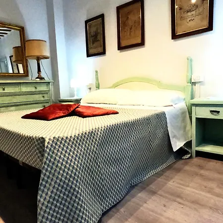 Luzi, Casa Del Fattore, Piscina, Parcheggio E Giardino Πανσιόν