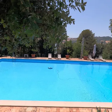 Πανσιόν Luzi, Casa Del Fattore, Piscina, Parcheggio E Giardino