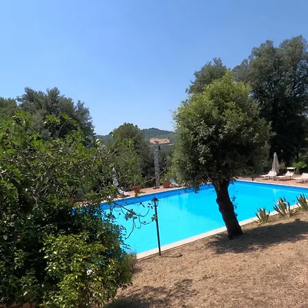 Πανσιόν Luzi, Casa Del Fattore, Piscina, Parcheggio E Giardino 3*